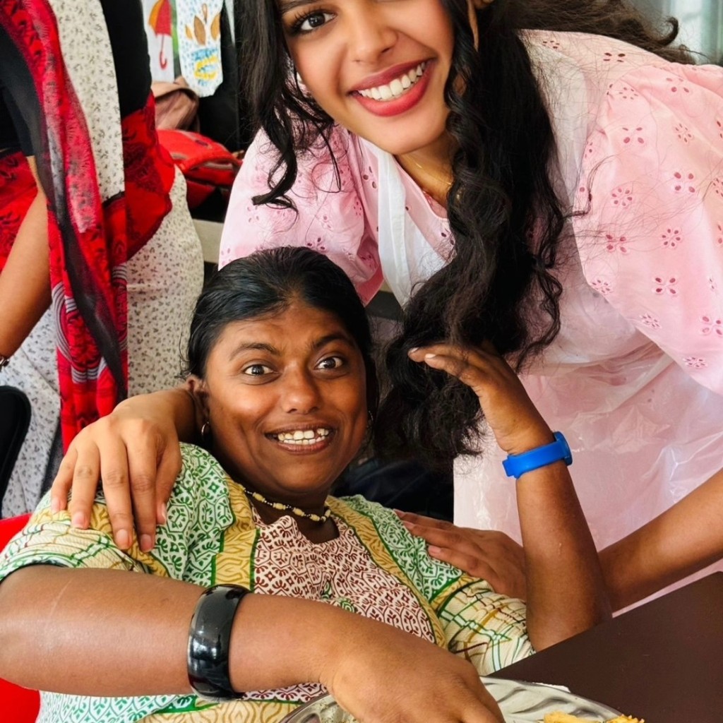 akshata and abhilashi shantushika sri lankan actress (6)